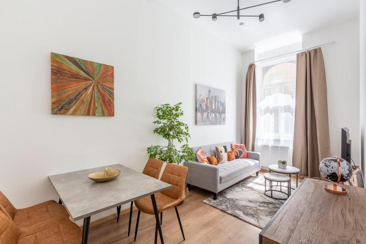 Cozy & Pleasant Homes In The Heart Of Budapeste Exterior foto
